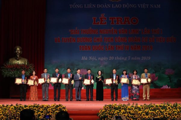 10 cán bộ CĐ được trao Giải thưởng Nguyễn Văn Linh