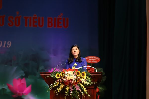Đồng chí Đặng Thị Phương Hoa - Phó Chủ tịch Thường trực phụ trách LĐLĐ Thành phố phát biểu khai mạc hội nghị
